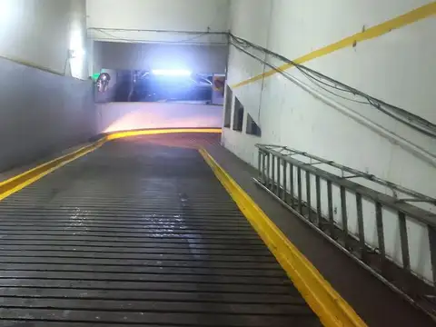 Venta Cochera fija, cubierta en Belgrano