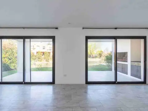 Casa 4 ambientes con 3 baños