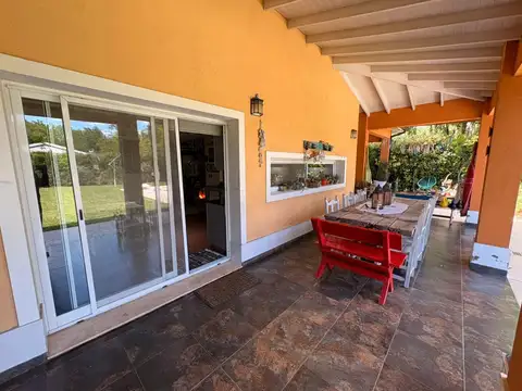 B° Sausalito (Pilar). Casa 3 dorm. Escritorio. Play. Galería. Pileta. Jardín. Lote 870 m2