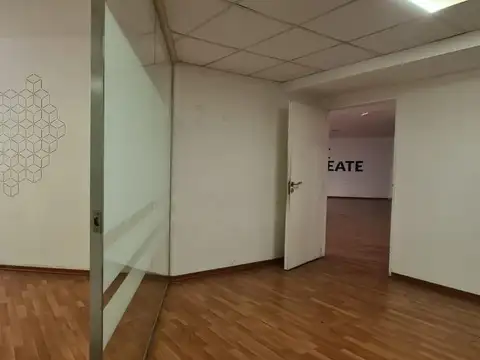 Alquiler Oficina de 330m2 con 2 coch con Seguridad 24hs. Zona - Corrientes y Callao