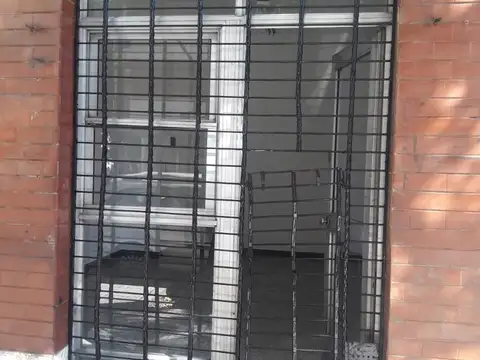 Carlos Calvo  al 3700