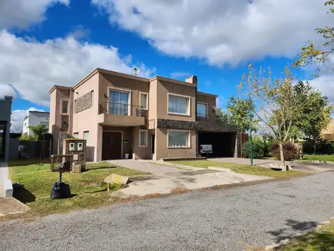 VENTA CASA LAGUNA AZUL