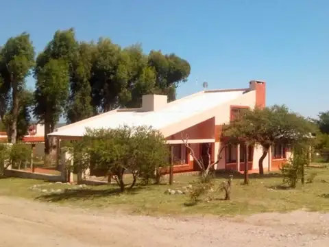 Casa 3 dormitorios Capilla del Monte B. Valenti