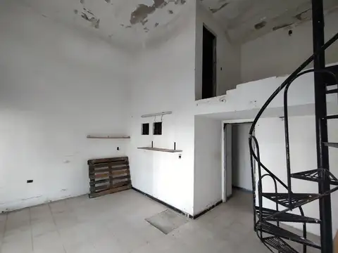 Locales comerciales al frente. Venta conjunta. Zona Centro