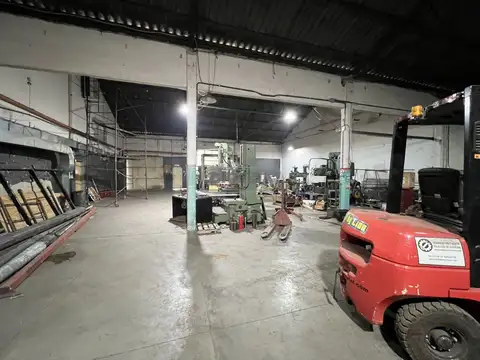 Galpon en Venta 56  mts Frente