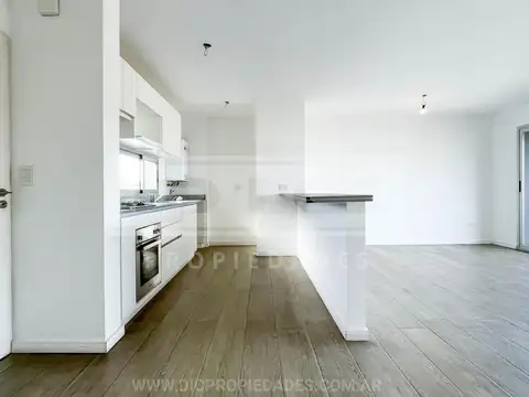 Departamento en Alquiler en San Isidro Vias / Rolon, $ 900.000