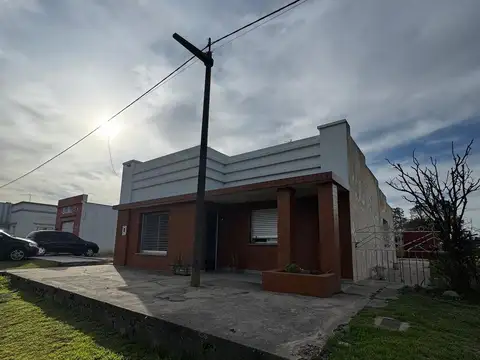 Casa 6 ambientes con 1 baño