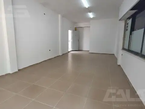 Local en Alquiler en Ituzaingo, $ 900.000