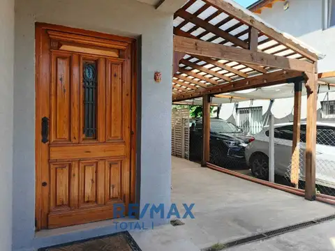 Casa 4 ambientes con 2 baños