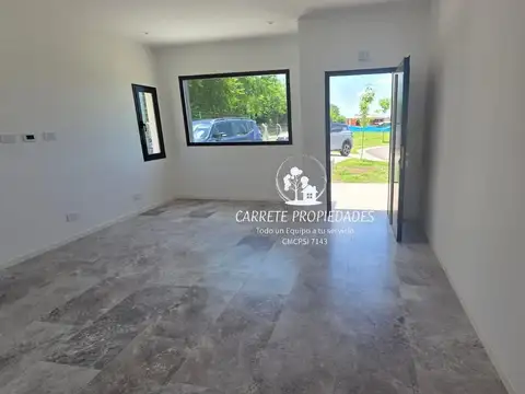 Casa 4 ambientes con 2 baños