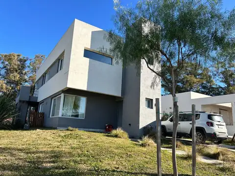 Casa en Venta en Pilar del Este - Santa Elena, USD 162.000