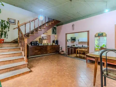 Casa 4 ambientes con quicho y cochera