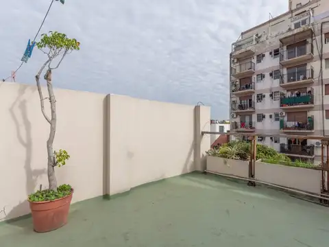 Depto Tipo Casa en Venta de 5 ambientes