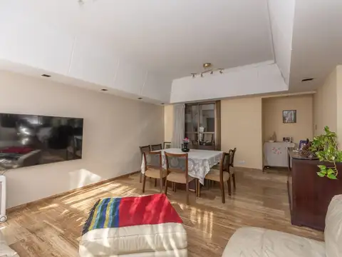 Depto Tipo Casa en Venta con 1 cocheras