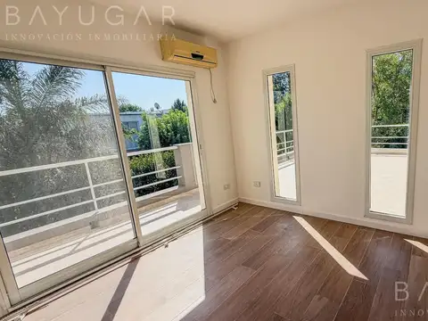 Casa 5 ambientes con 3 baños