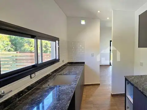 Casa en Venta en Pilar del Este - San Ramiro, USD 199.000