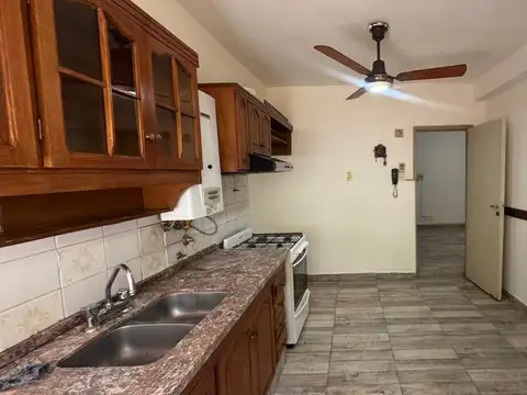 Adolfo Calle. Barrio Unimev, Torre A