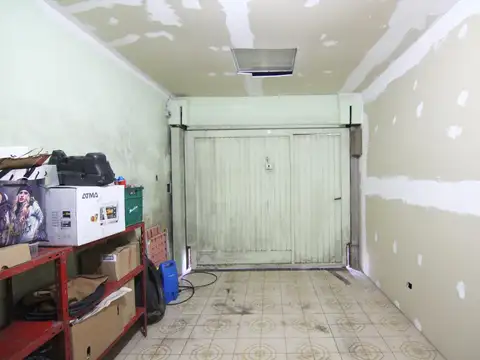 Gervasio de Posadas al 2400 ente Vélez Sarsfield y Marconi