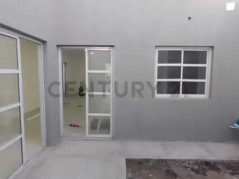 VENTA de Casa al frente + Dto. 1 dormitorio en Tolosa