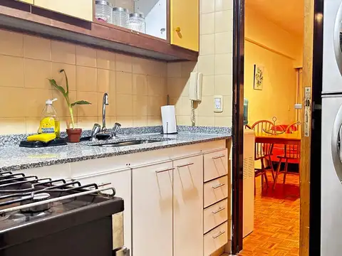 VENTA DEPARTAMENTO 3 AMBIENTES CON PATIO Y COCHERA