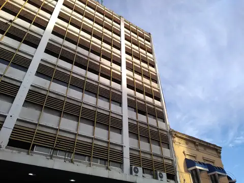 Cochera en venta en La Plata