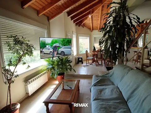 Casa 3 ambientes con 2 baños