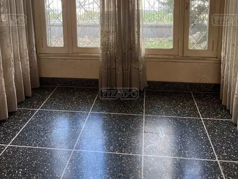 Casa en Venta con 4 cocheras