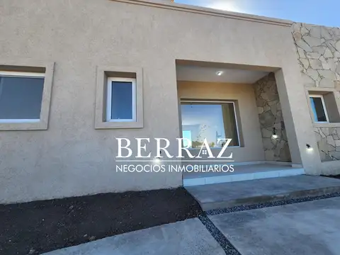 Casa Venta 3 Dormitorios Barrio Santa Sofía Lote de 615 m2 Pilar del Este