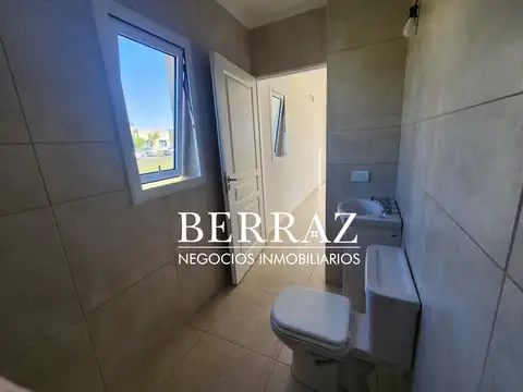 Casa Venta 3 Dormitorios Barrio Santa Sofía Lote de 615 m2 Pilar del Este