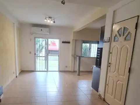 Depto Tipo Casa 2 ambientes con 1 baño