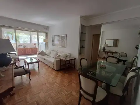 EXCELENTE UBICACIÓN, SEMIPISO ACFTE CON BALCÓN TIPO GALERÍA