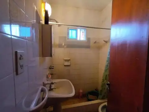 Casa en venta - 4 Dormitorios 2 Baños - 220mts2 - San Clemente del Tuyú