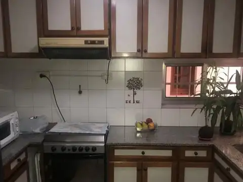 Casa 5 Amb 229 m² Cub. c/ garage - Lote 10 x 21.49 - S.Justo (Ctro)