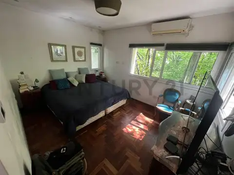 Casa de tres dormitorios, en Villa Elisa