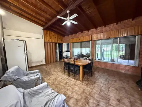 Casa en Venta con 2 cocheras
