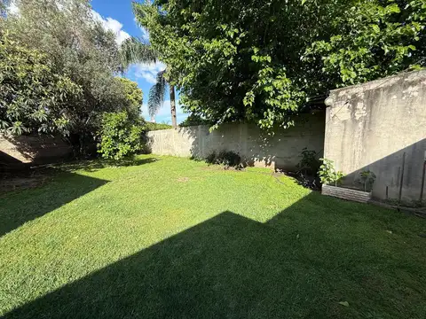 Venta casa 4 amb Villa de Mayo APTO CREDITO