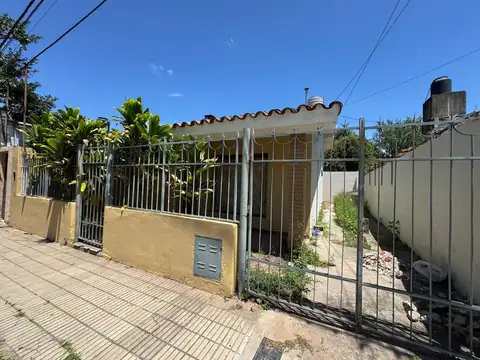 VENTA CASA 3 DORM BARRIO SUR