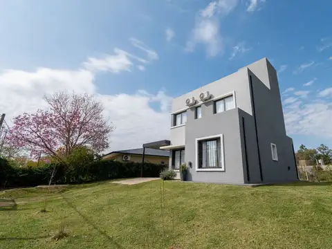 Nuestra Señora del Carmen 3400