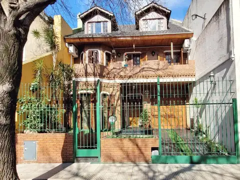 Casa en VENTA 6 amb, pisicina, parrilla, garaje, sotano!