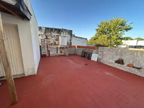 Casa 4 ambientes con 1 baño