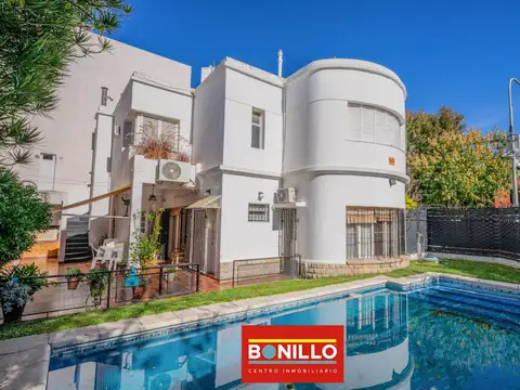 Casa 5 ambientes con 3 baños