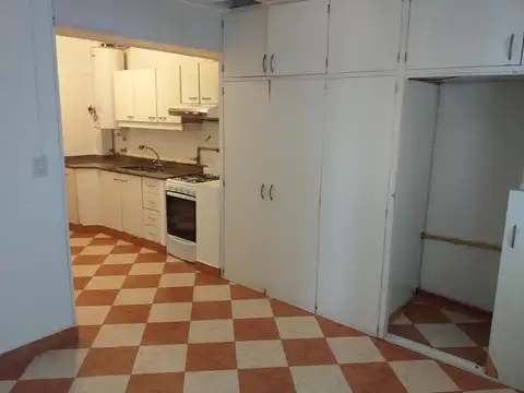 Casa 5 ambientes con 1 baño