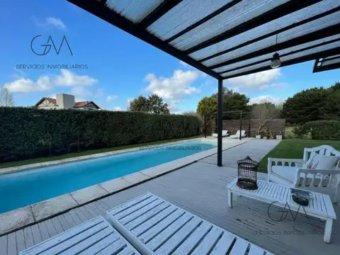 Casa 5 ambientes con 3 baños