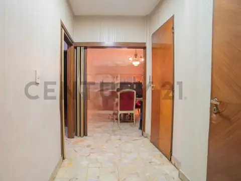 VENTA CASA DE 4 PLANTAS AV. LOS CORRALES 7400 CABA