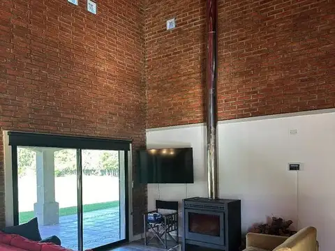 Casa de campo en venta a 90 minutos de Capital Federal