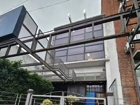 Venta De Local Oficinas Depósito En Paso Molino