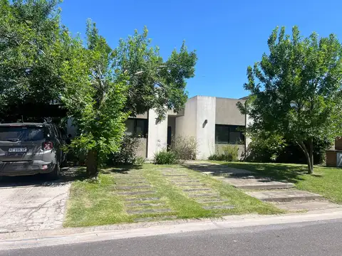 Santa Guadalupe, Pilar del Este