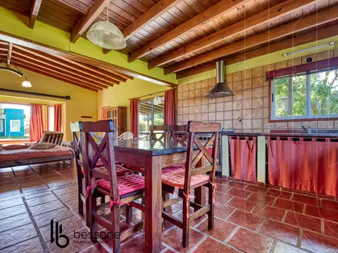 Casa en Venta con 2 cocheras