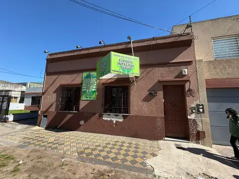 Salón libre + oficinas y fondo – Lomas centro