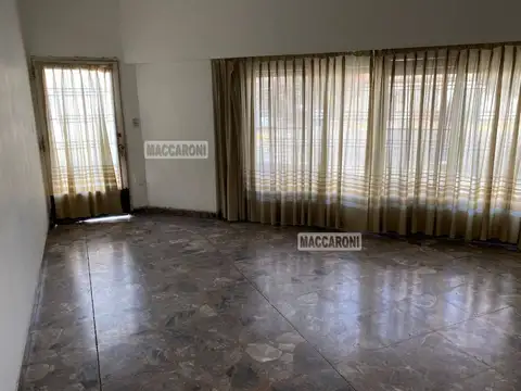 Casa en Venta en Mataderos, USD 200.000